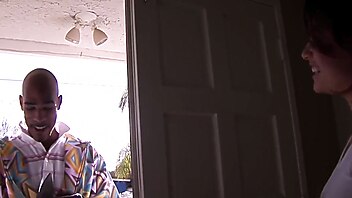 Mandingo cock, enjoye bbc, il jouir, branlette pute, pute interracial, ados branle une bitte