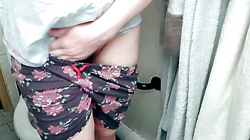 Peeing girls homemade, pee in morning, toilet squirting orgasm, compilation milf toilet, hairy girl peeing