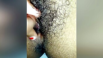 Italiana amatoriale pelosa, indiansister, inchiappettami, inculami, sorella e fratello scopano