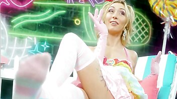 Bionda tutto in gola, blodie, cazzone, sucking dick, golla profonza, hentai mother